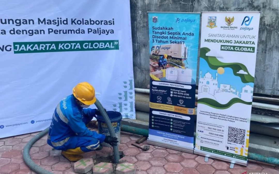 Peduli sanitasi bersih, Baznas DKI-Paljaya sedot tangki septik masjid